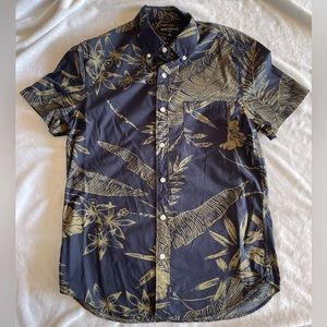 J. Crew flex men’s short sleeve cotton button down shirt. Size Medium.
